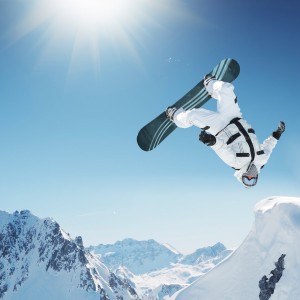 kaiyun官方-失控的瞬间，巴黎圣日耳曼主帅激情指挥与热刺队员怒摔水瓶的背后，失控瞬间，巴黎圣日耳曼主帅激情指挥，热刺队员怒摔水瓶